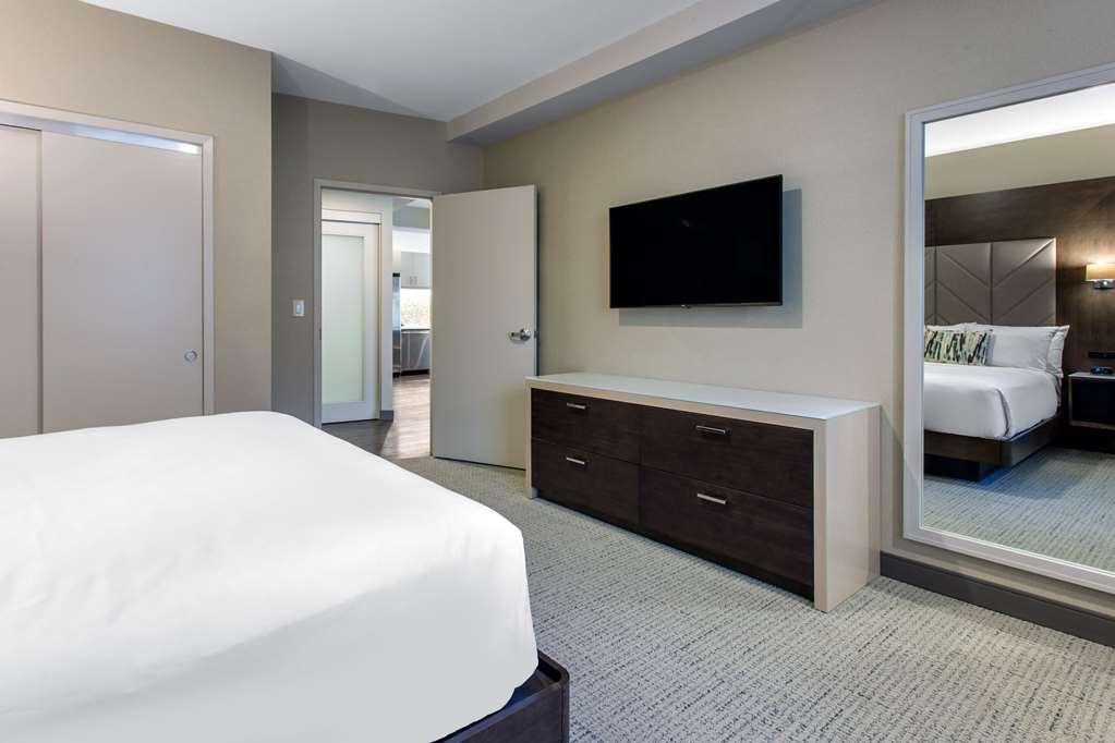 Cambria Hotel Philadelphia Downtown Center City Room photo